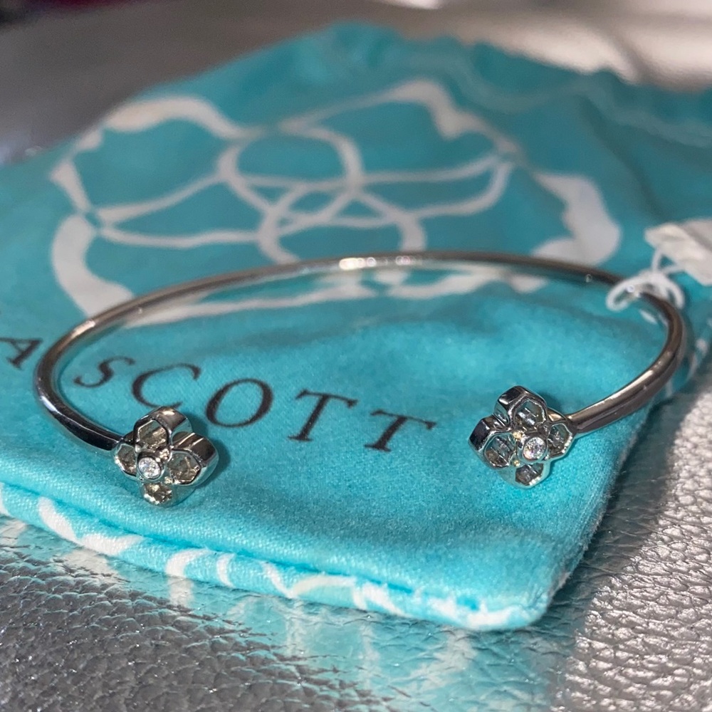 KENDRA SCOTT NWT “RUE” Open Cuff Bracelet - Silver